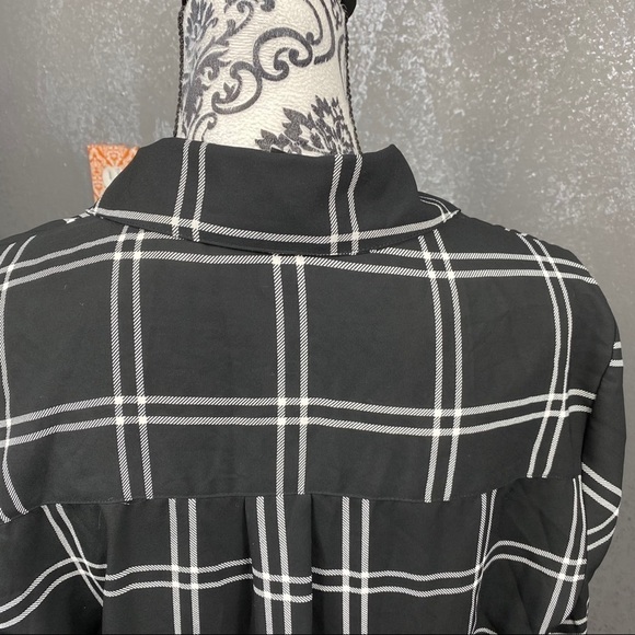 BCX plaid roll tab button up collared blouse - Picture 10 of 12